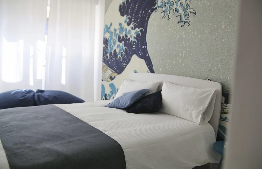 Be Coloured - Boutique Art Rooms In Naples-1